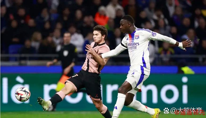 法甲-内维斯绝杀埃梅里破门 巴黎3-2里昂2分领跑