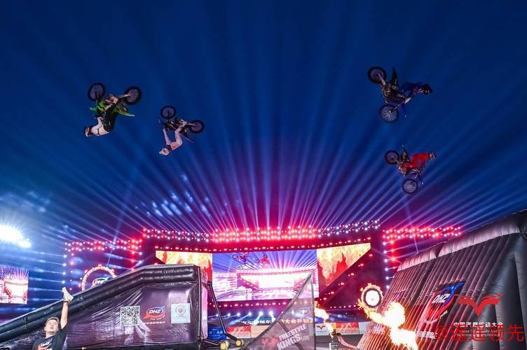 引擎轰鸣 中国汽车摩托车运动大会精彩继续